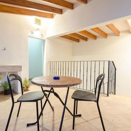 Embat - Hostel Монтуири Экстерьер фото