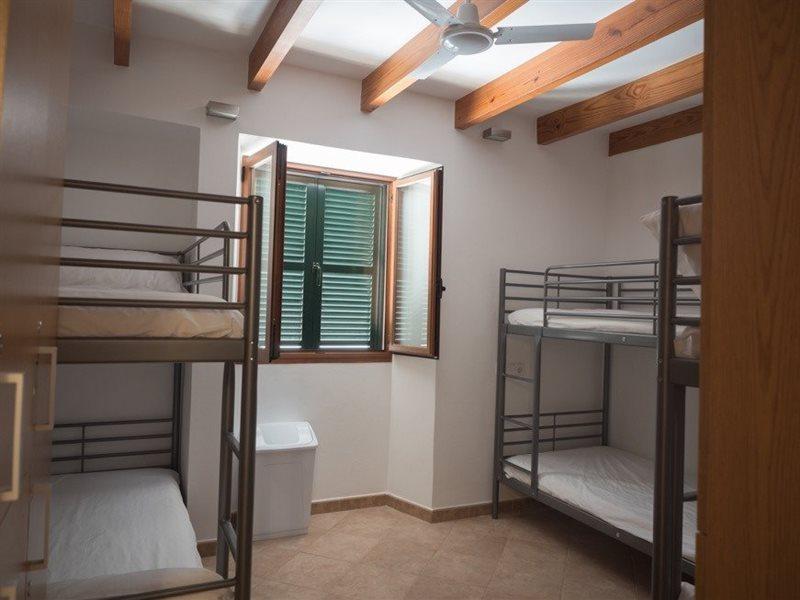 Embat - Hostel Монтуири Экстерьер фото