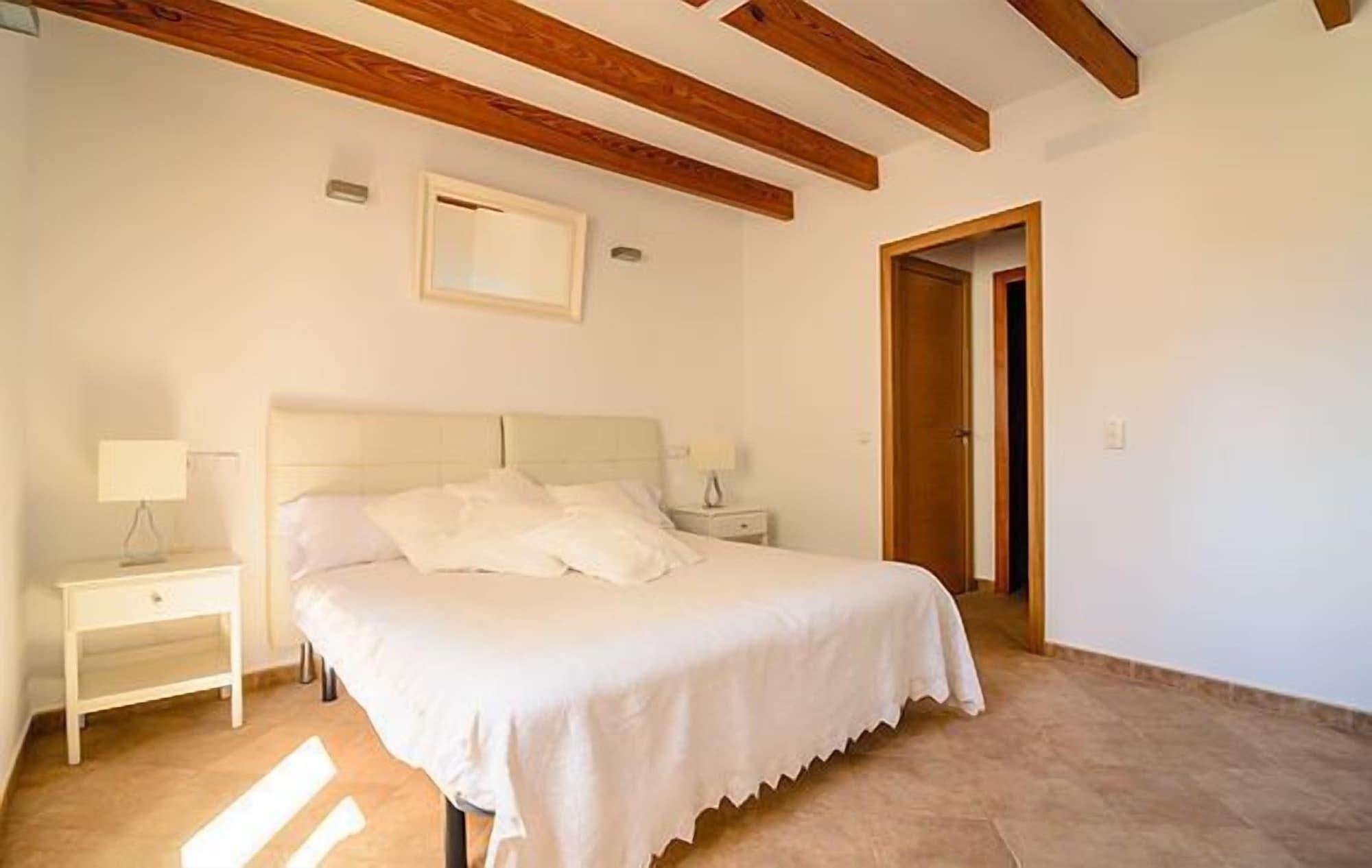 Embat - Hostel Монтуири Экстерьер фото