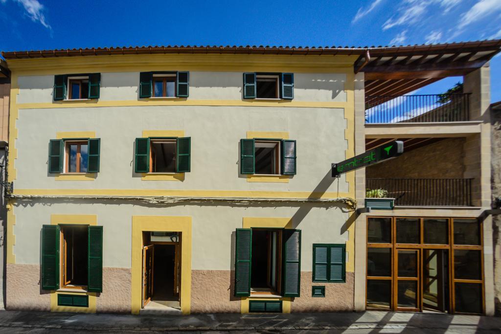Embat - Hostel Монтуири Экстерьер фото